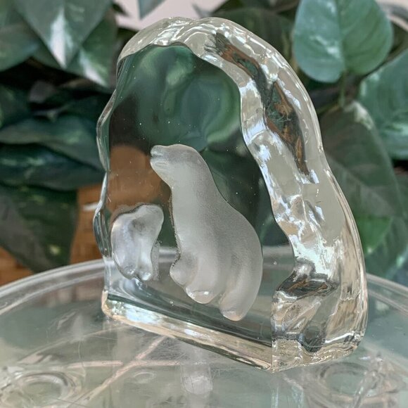 Polar Bear Art Glass Paperweight Clear Crystal Sculpture Mother & Baby Vintage - Picture 5 of 8